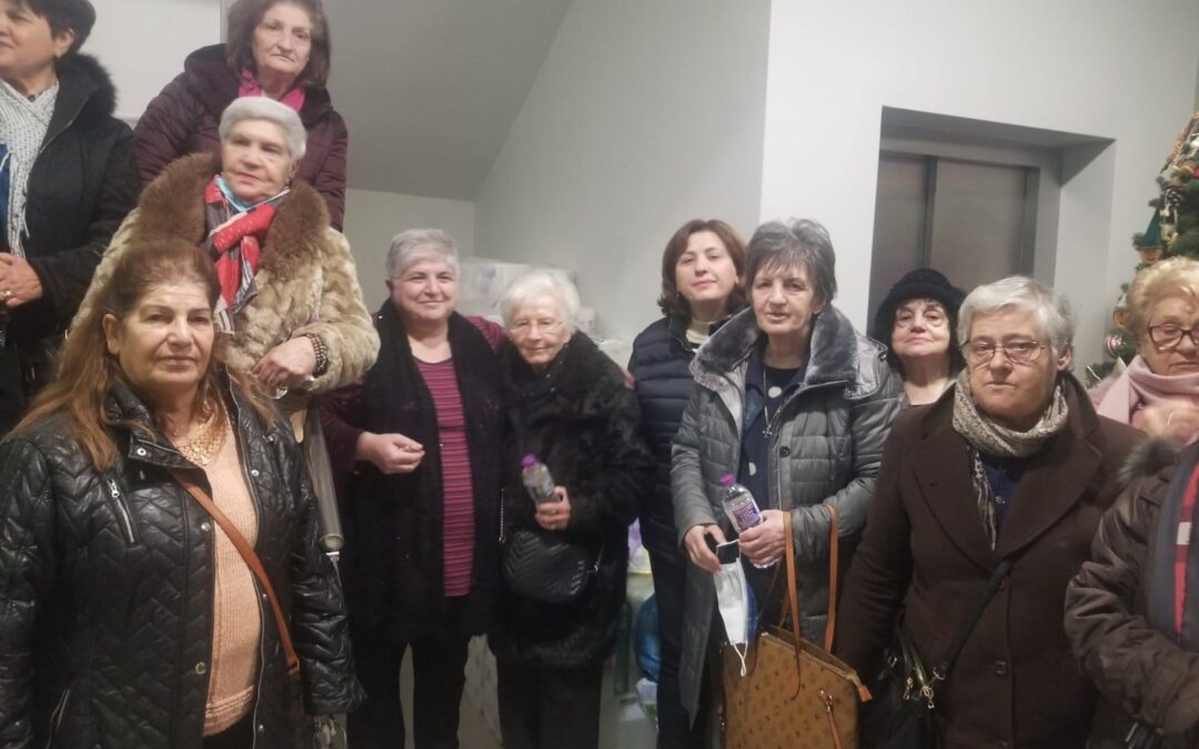 Επίσκεψη της χορωδίας των ΚΑΠΗ του Δήμου Κοζάνης στο κέντρο “Ταξιδευτές της Ελπίδας”